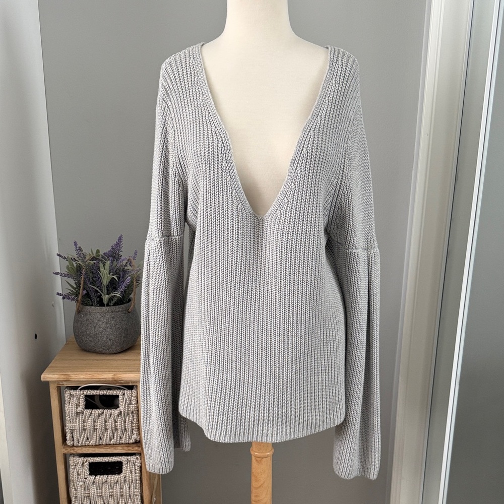 Lovers + Friends Light Gray V-Neck Sweater